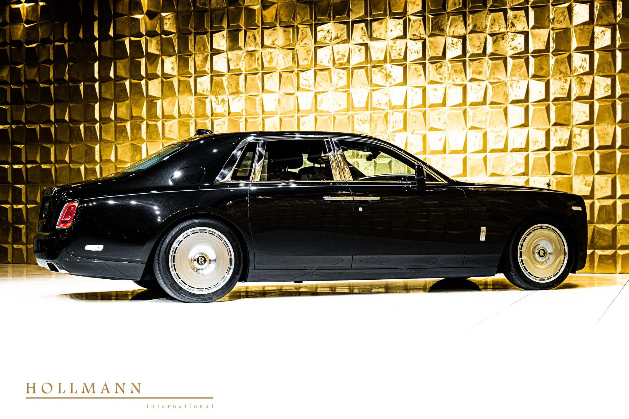 2023 Rolls-Royce Phantom for sale, exterior