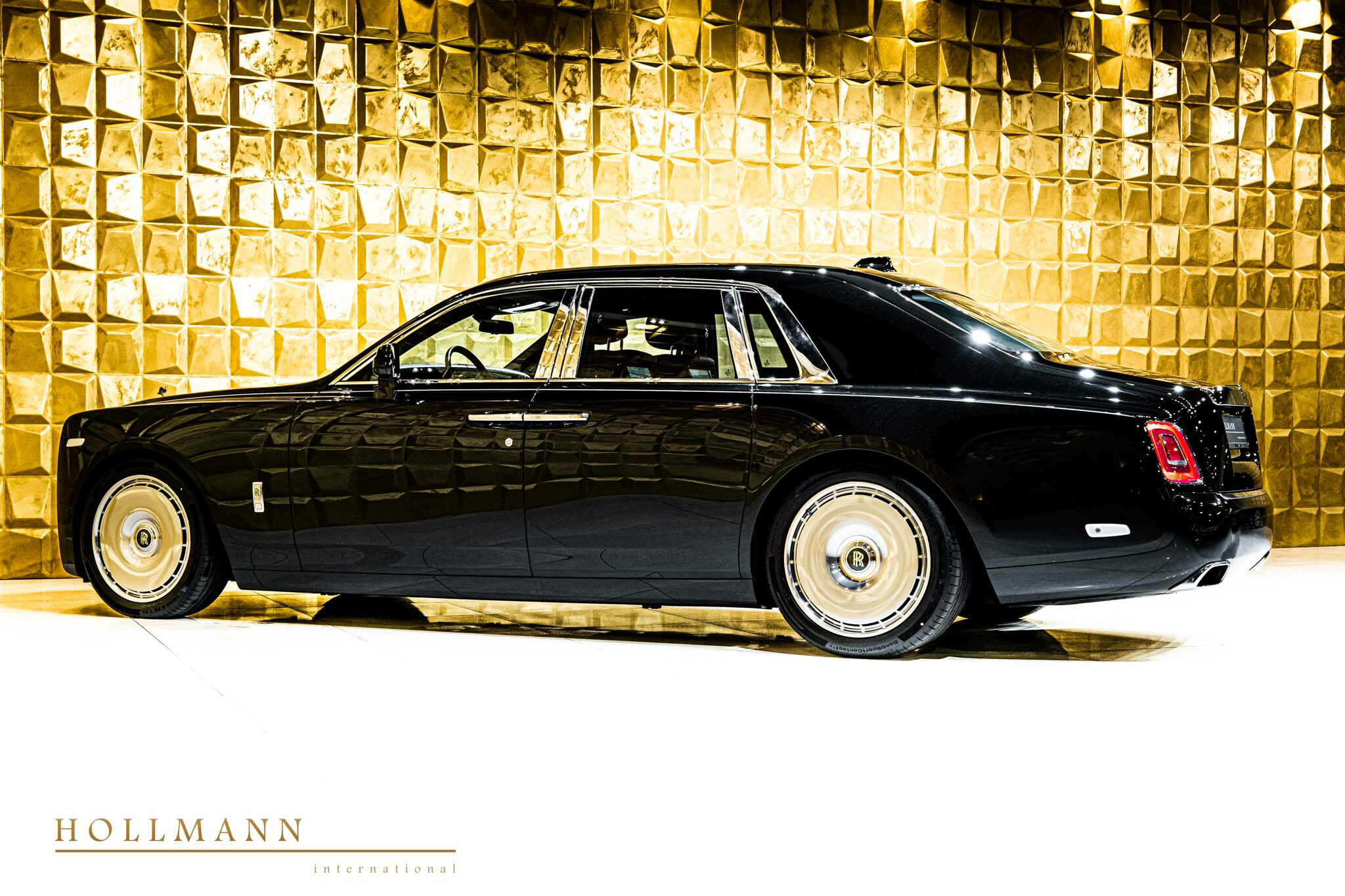 2023 Rolls-Royce Phantom, 3/16