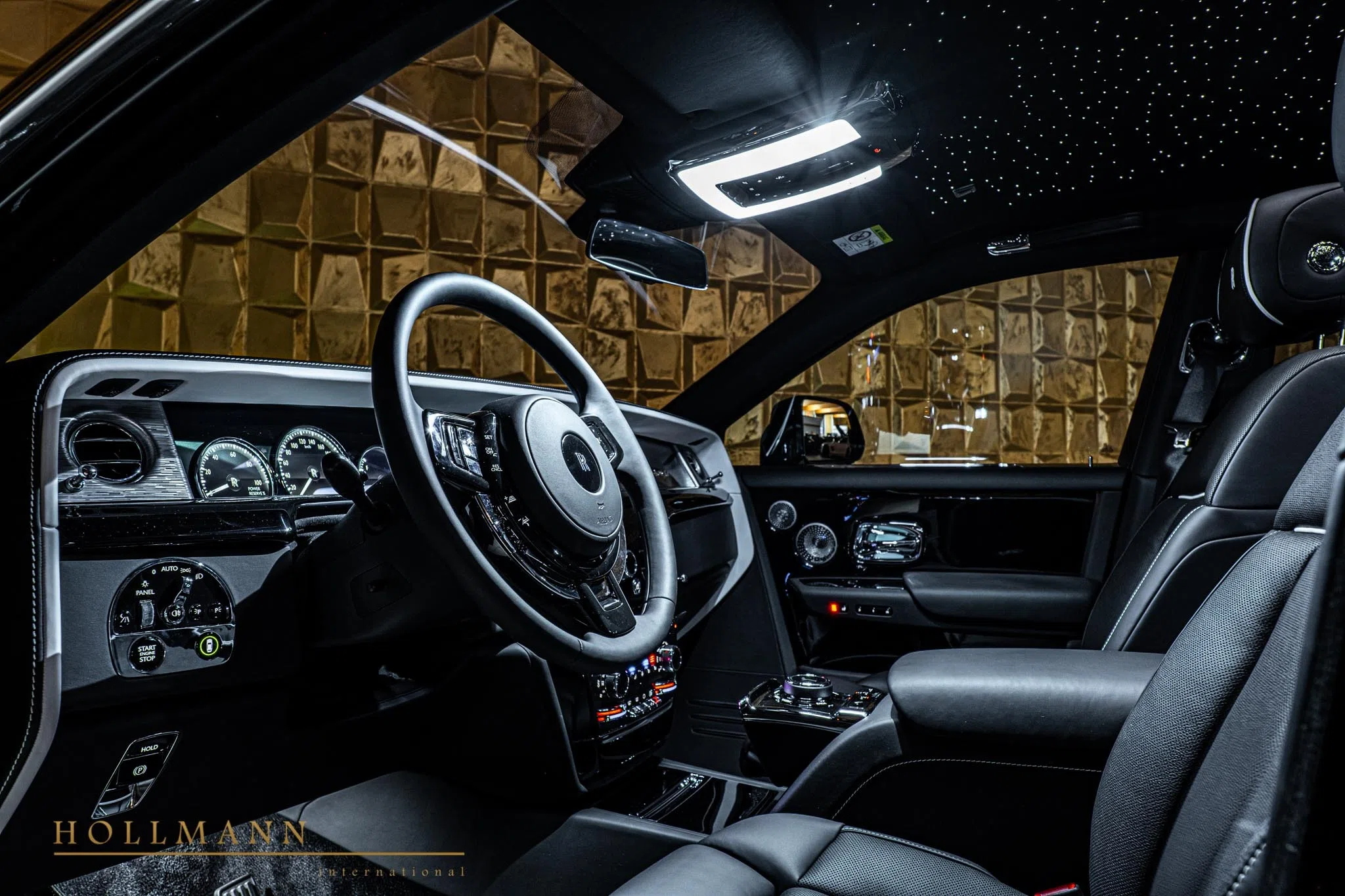 2023 Rolls-Royce Phantom interior