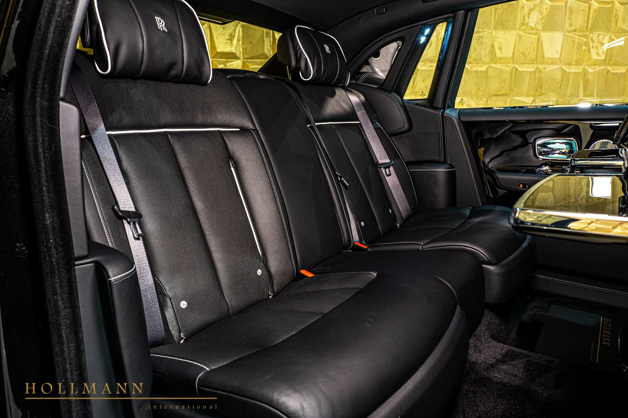 2023 Rolls-Royce Phantom interior, seats