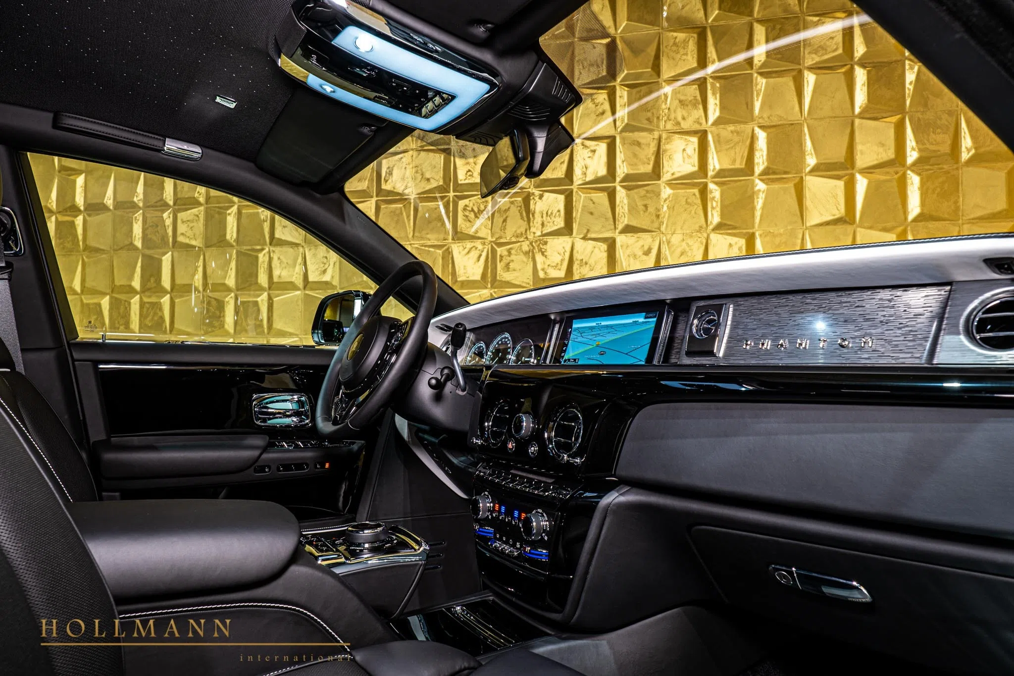 2023 Rolls-Royce Phantom interior