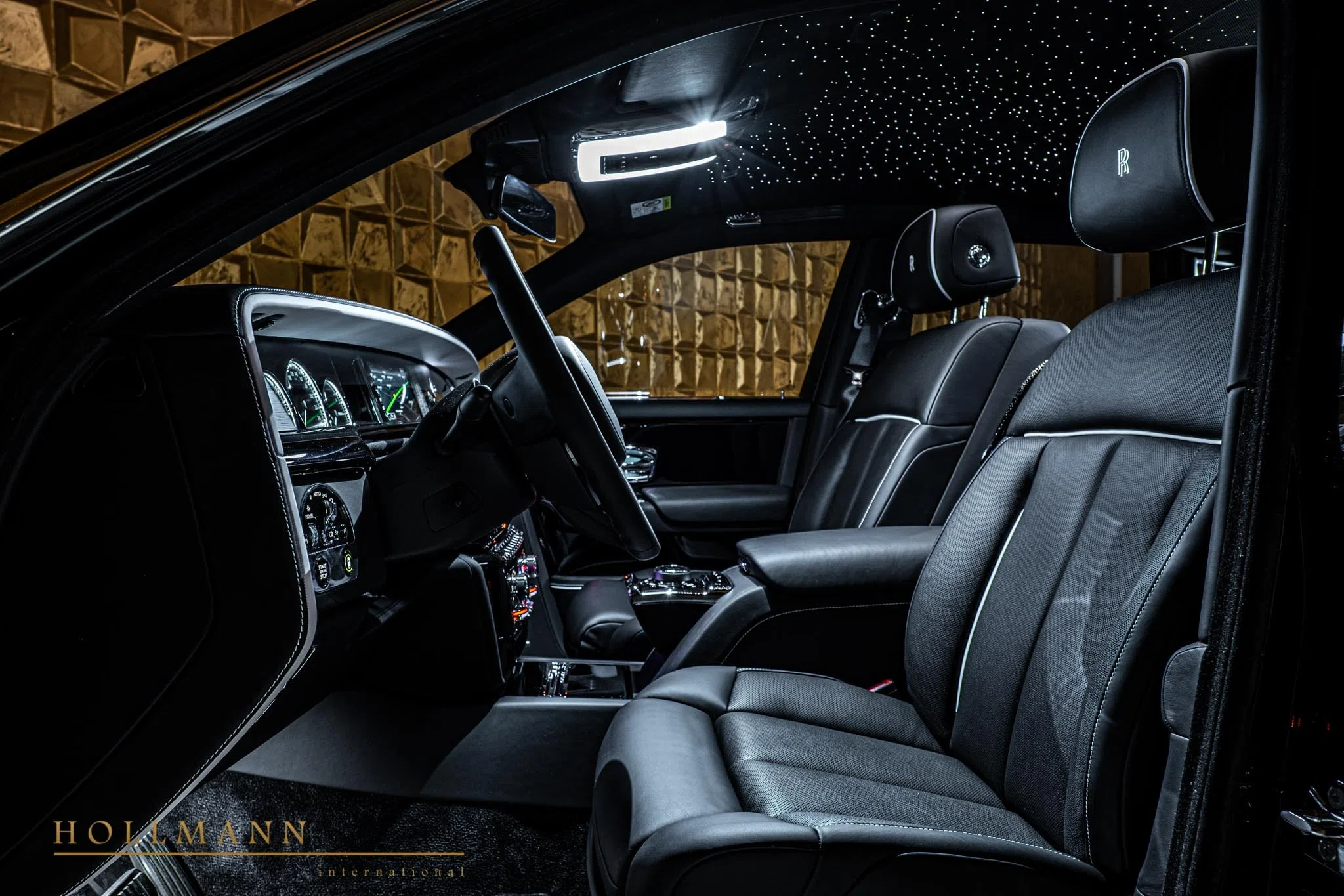 2023 Rolls-Royce Phantom interior, seats