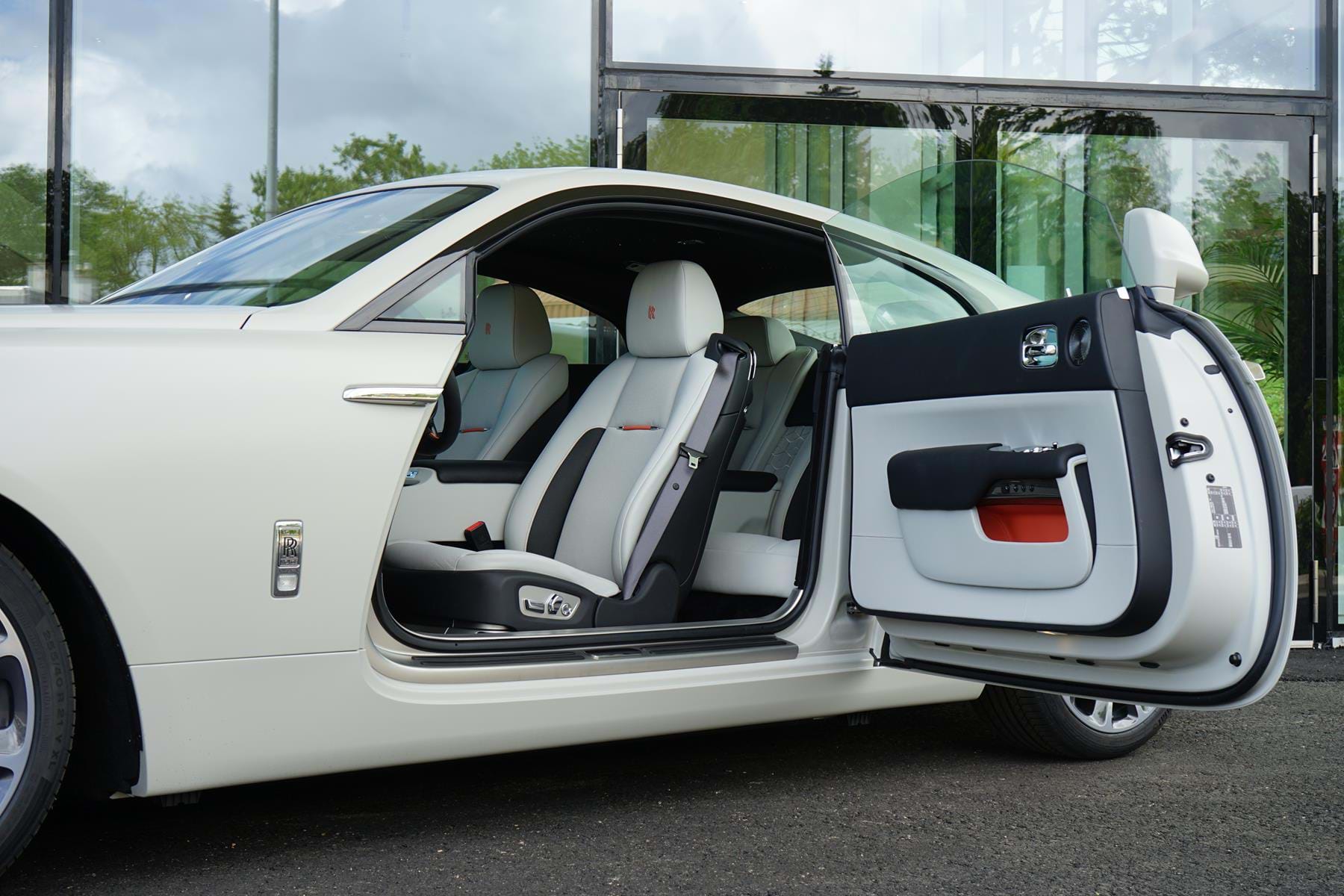 2018 Rolls-Royce Wraith Special Commission Nebula, 12/25