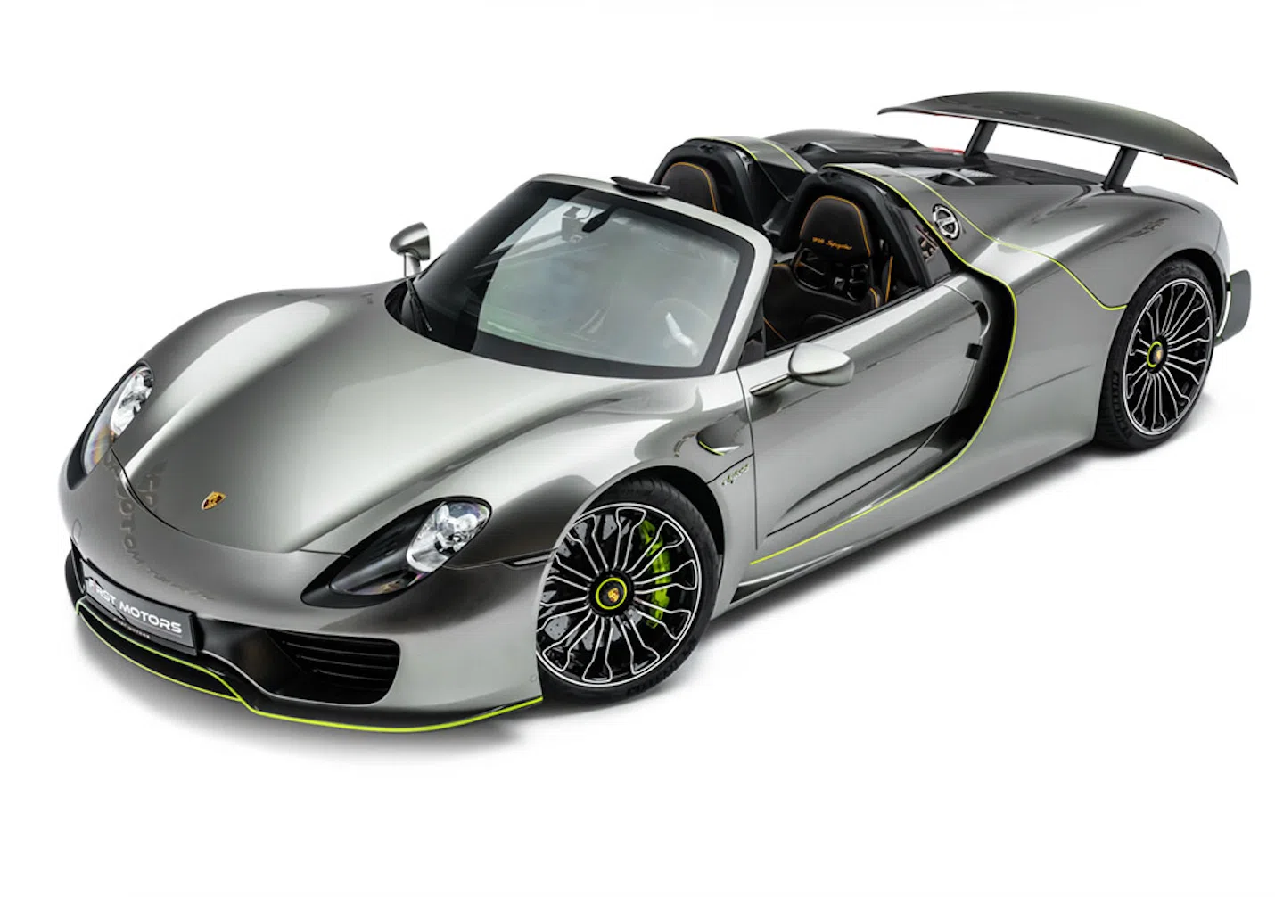 2015 PORSCHE 918 SPYDER