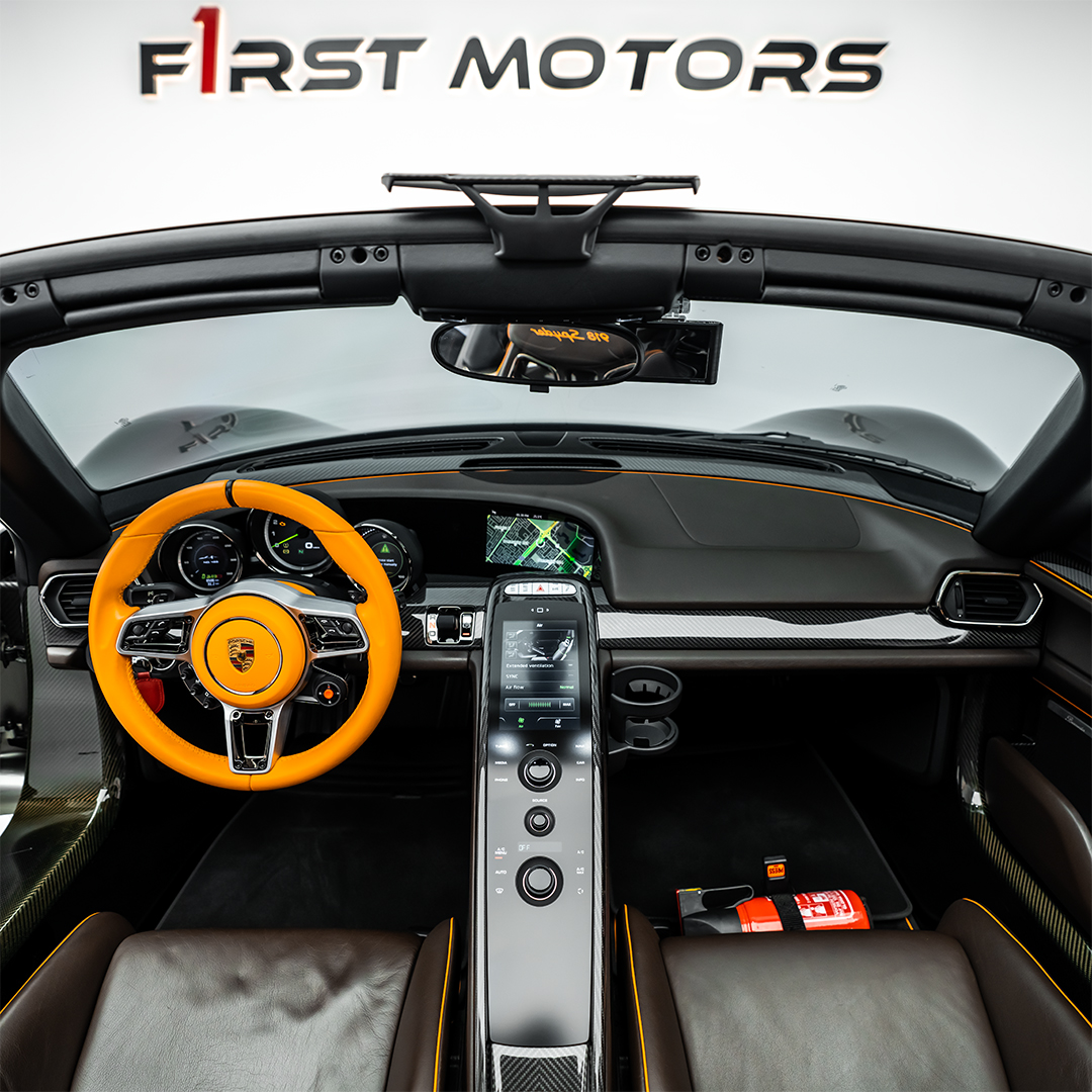 2015 PORSCHE 918 SPYDER, 8/18