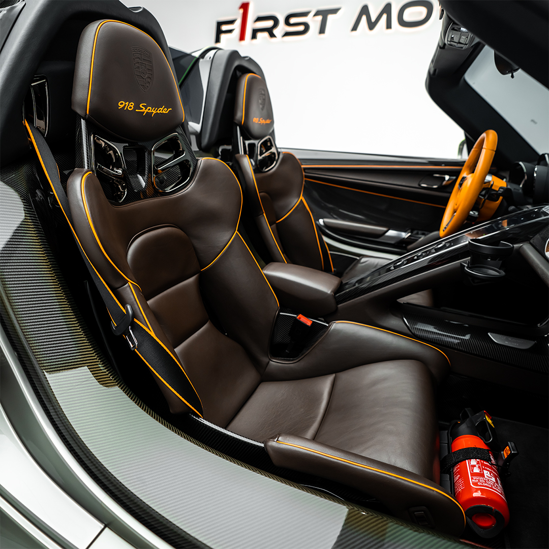 2015 PORSCHE 918 SPYDER, 11/18