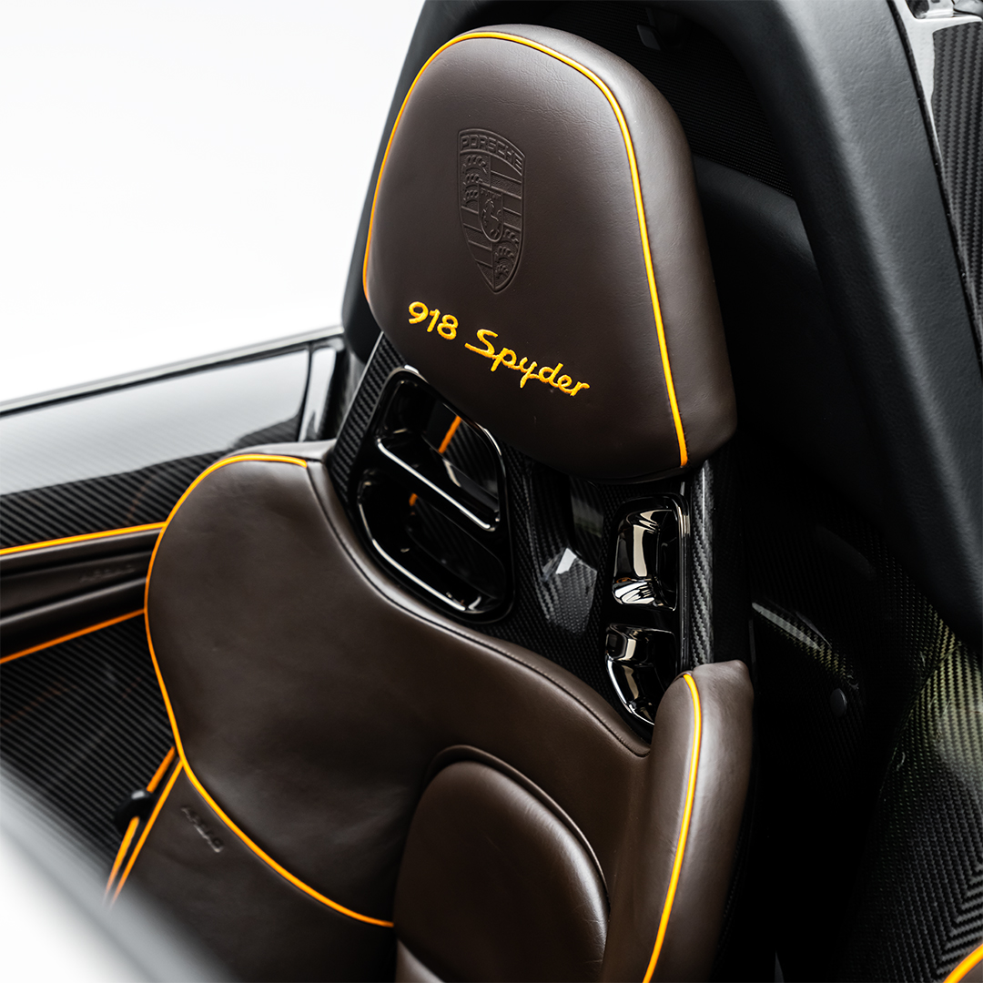 2015 PORSCHE 918 SPYDER, 12/18