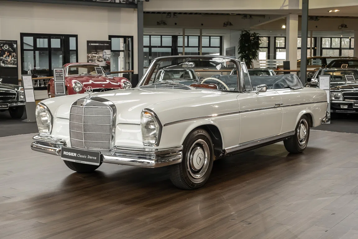1963 Mercedes-Benz 220 SEb Cabriolet W111