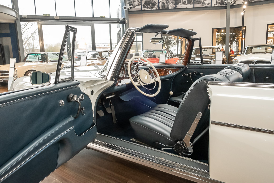 1963 Mercedes-Benz 220 SEb Cabriolet W111, 5/20