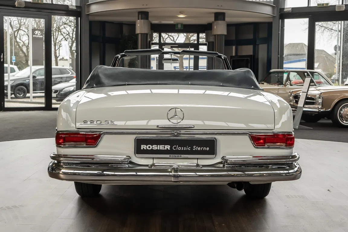 1963 Mercedes-Benz 220 SEb Cabriolet W111, rear three-quarter view