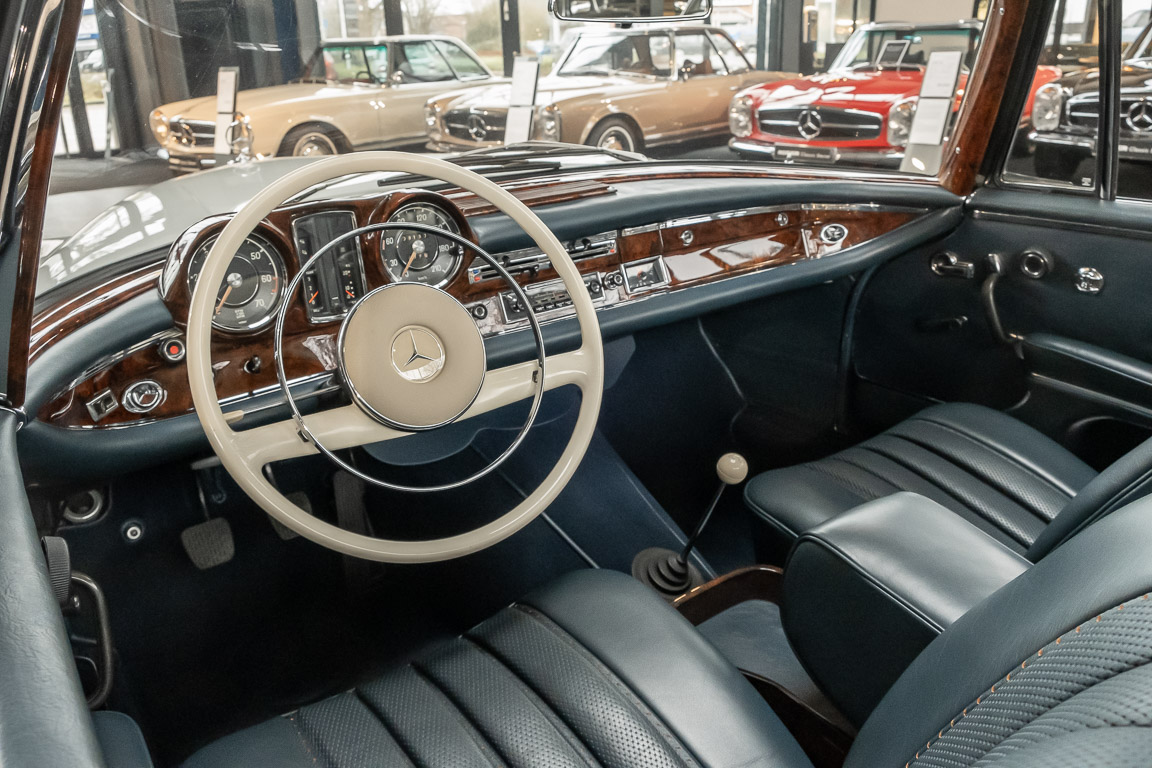 1963 Mercedes-Benz 220 SEb Cabriolet W111, 10/20