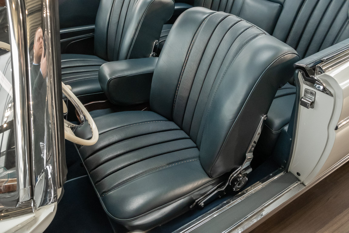1963 Mercedes-Benz 220 SEb Cabriolet W111, 11/20
