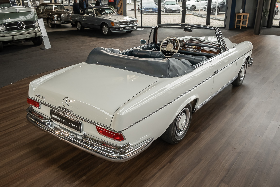 1963 Mercedes-Benz 220 SEb Cabriolet W111, 12/20