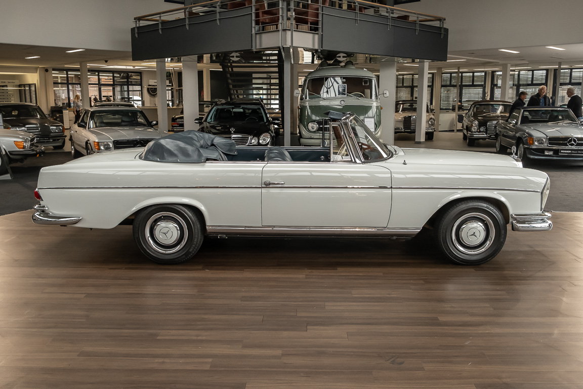 1963 Mercedes-Benz 220 SEb Cabriolet W111, 17/20