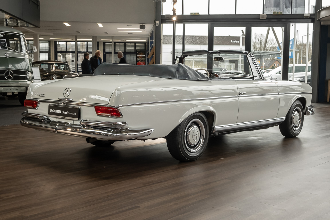 1963 Mercedes-Benz 220 SEb Cabriolet W111, 18/20