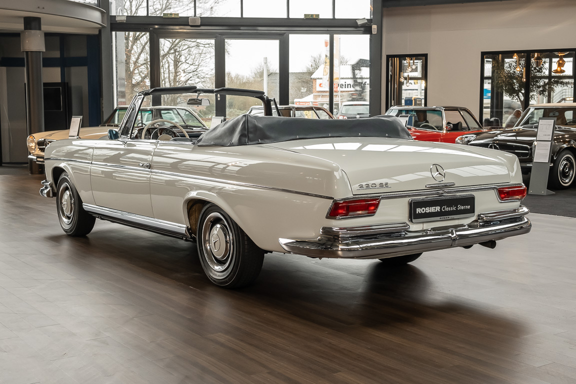 1963 Mercedes-Benz 220 SEb Cabriolet W111, 19/20
