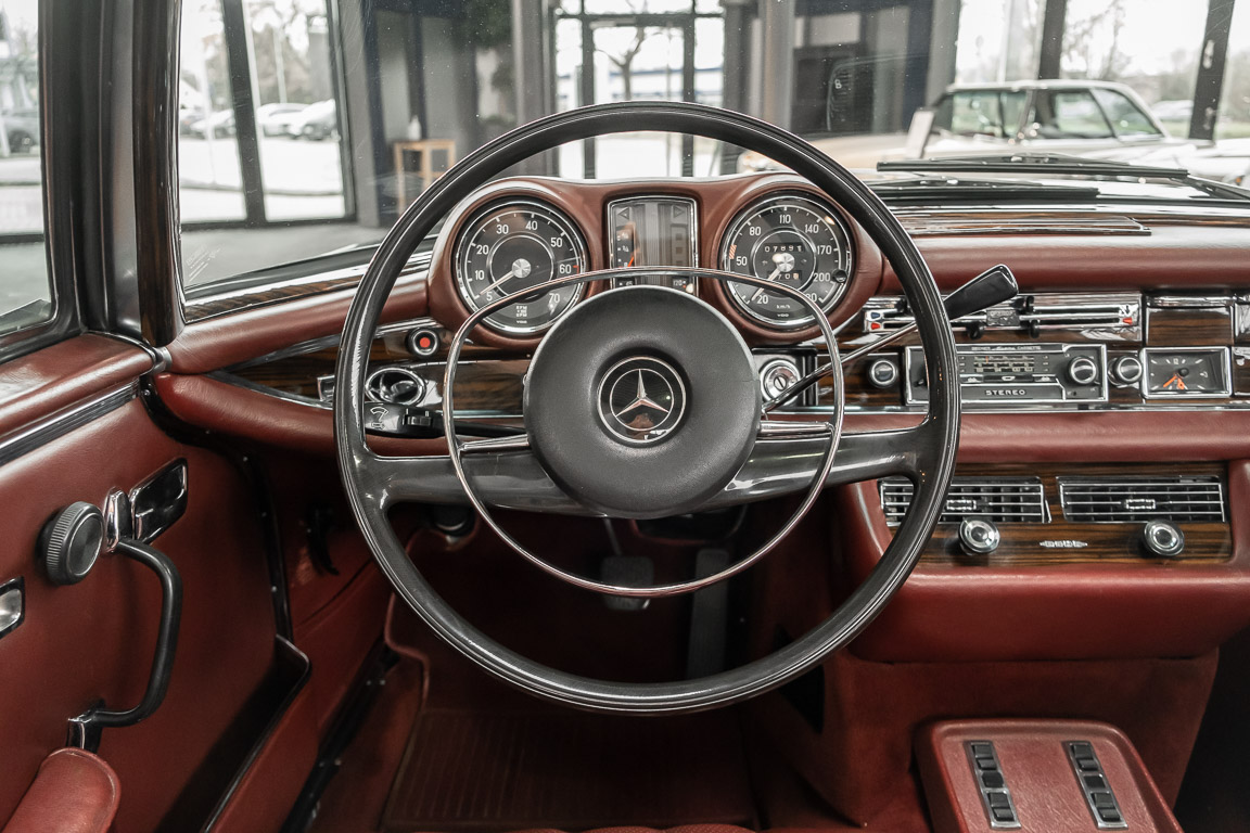 1970 Mercedes-Benz 280 SE Cabrio W111, 6/20