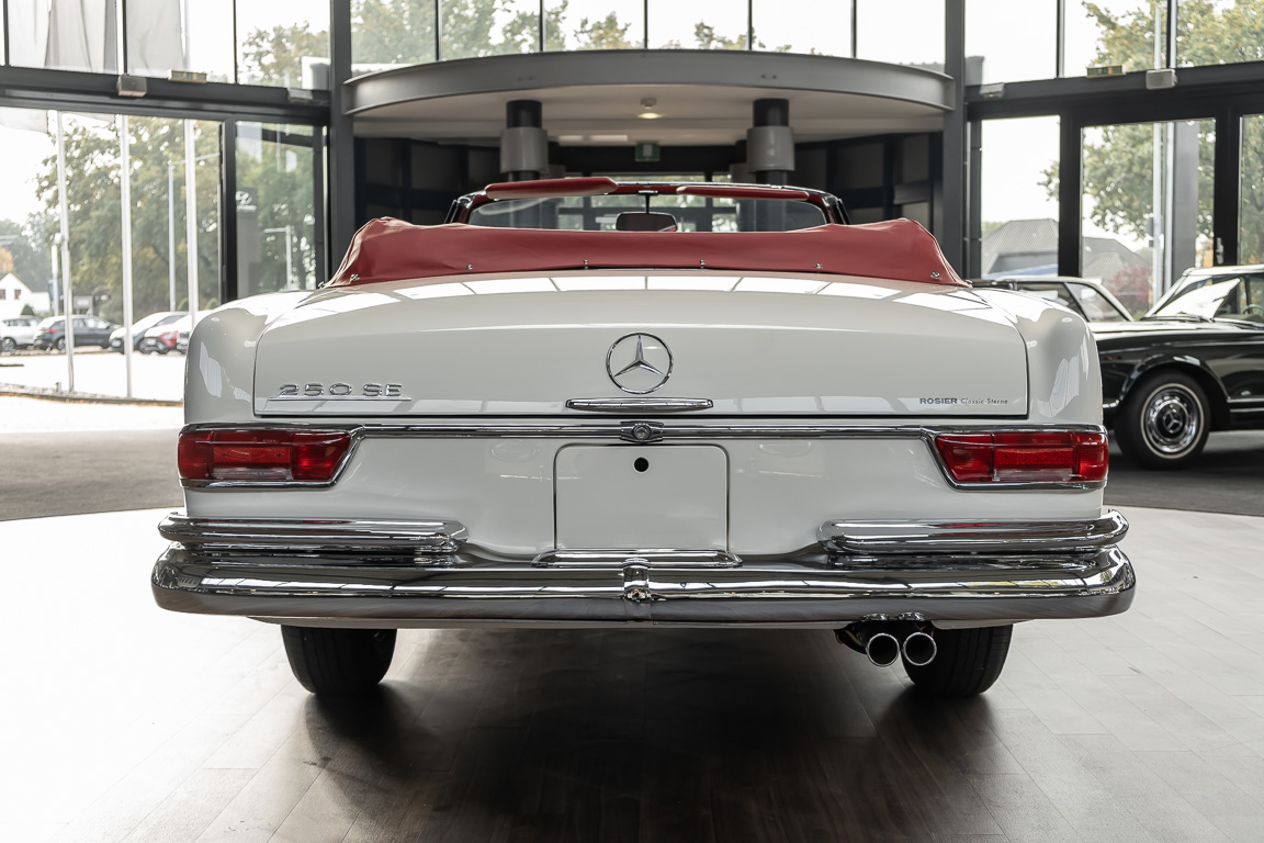 1967 Mercedes-Benz 250 SE Cabrio W111, 19/20