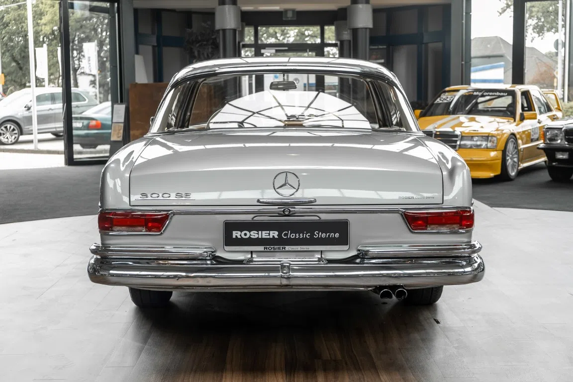 1969 Mercedes-Benz 300 SE Coupé W112, rear three-quarter view