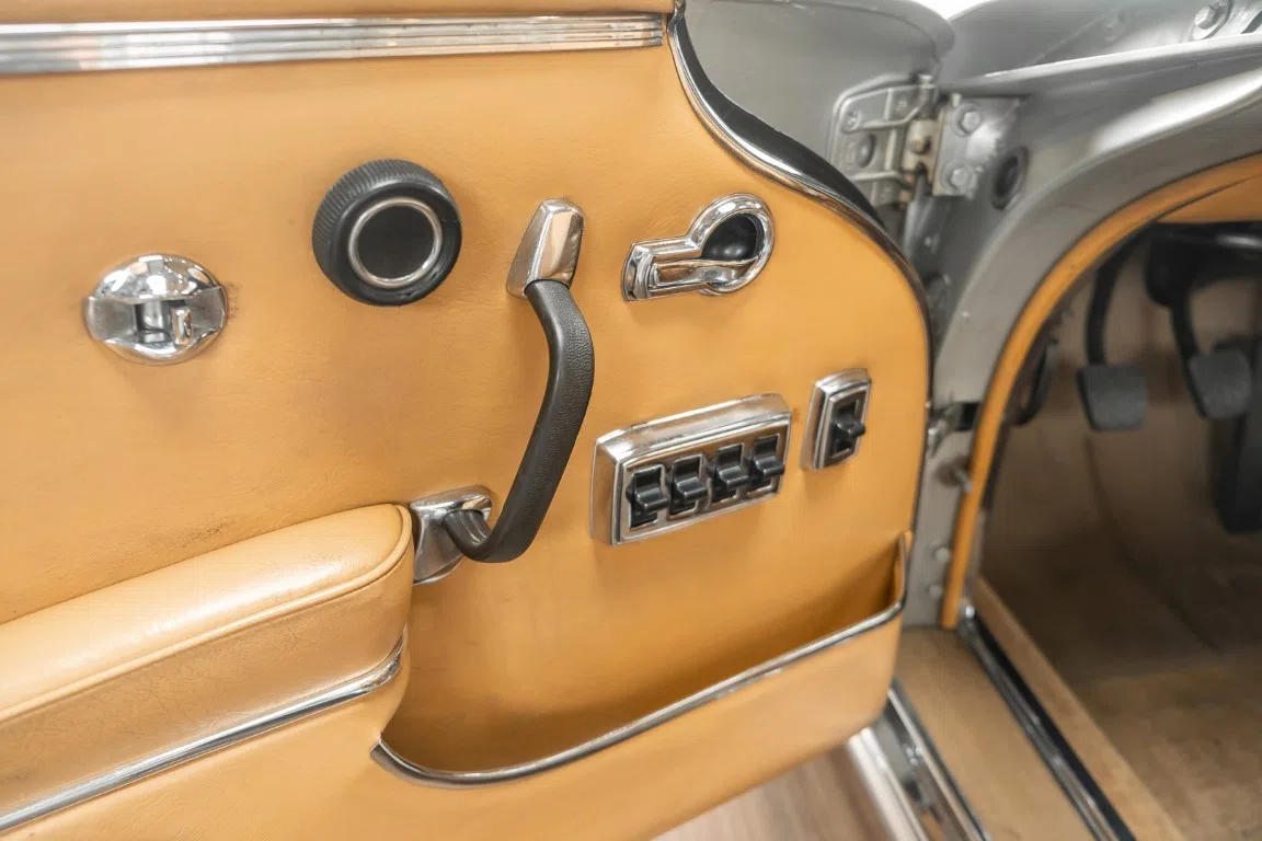 1969 Mercedes-Benz 300 SE Coupé W112 interior, door panel