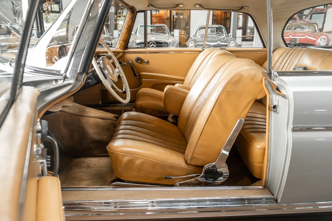 1969 Mercedes-Benz 300 SE Coupé W112 interior