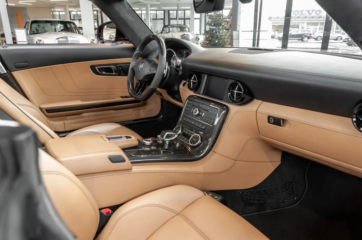 2013 Mercedes-Benz SLS AMG GT Roadster interior