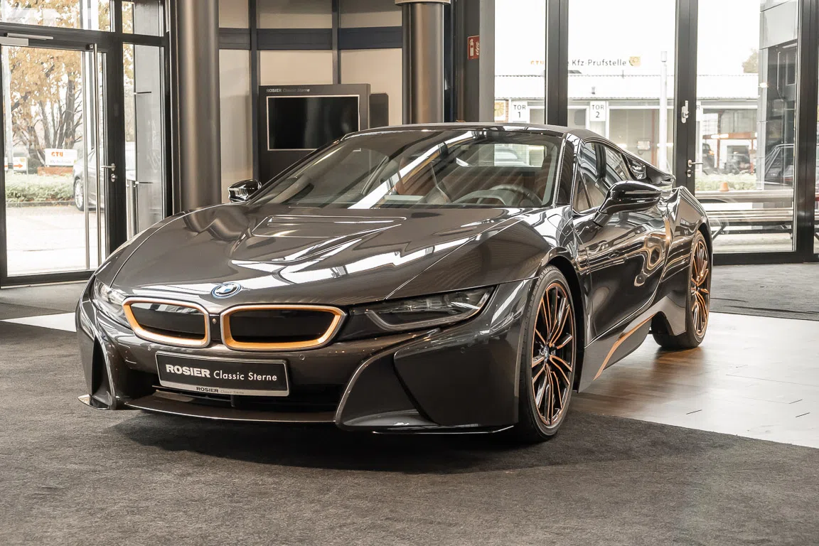 2020 BMW i8 Roadster Ulitmate Sophisto Edition