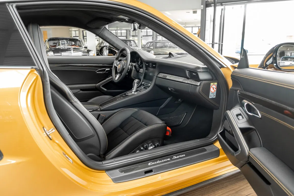 2018 Porsche 991 Turbo S Exclusive Series interior