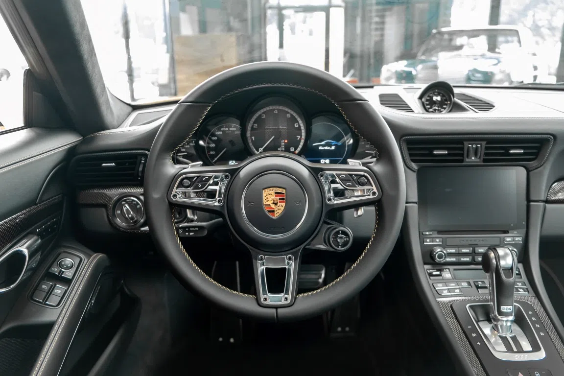 2018 Porsche 991 Turbo S Exclusive Series interior, dashboard