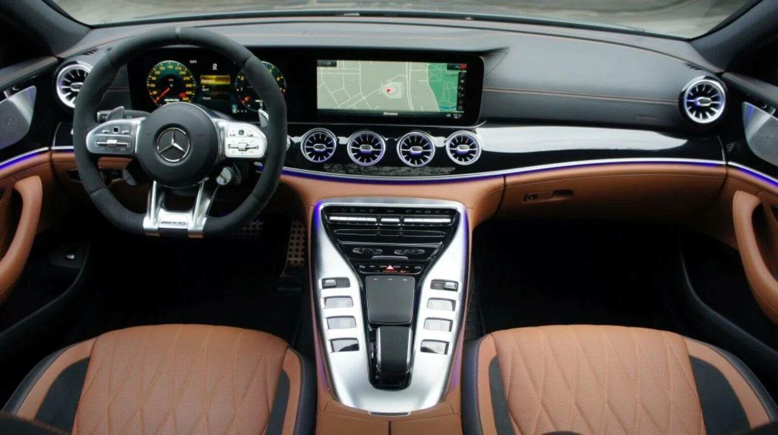 2018 Mercedes-Benz  AMG GT 63 S 4Matic interior, dashboard, Braun