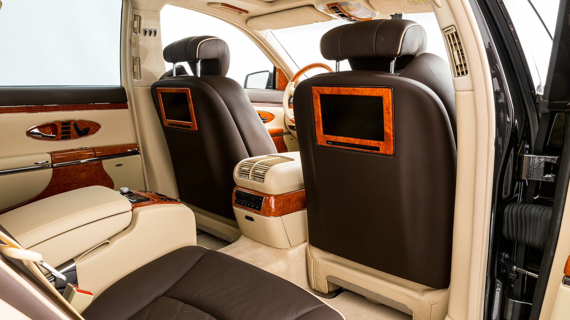 2012 MAYBACH 57 ZEPPELIN, 12/21