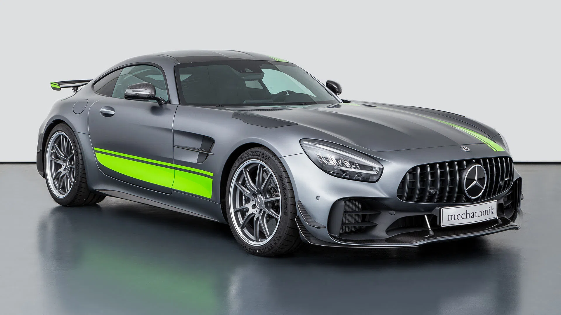 2019 MERCEDES-AMG GT R PRO