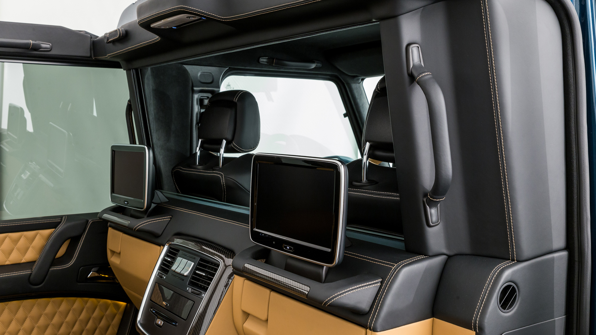 2018 MERCEDES-MAYBACH G650 LANDAULET, 11/24