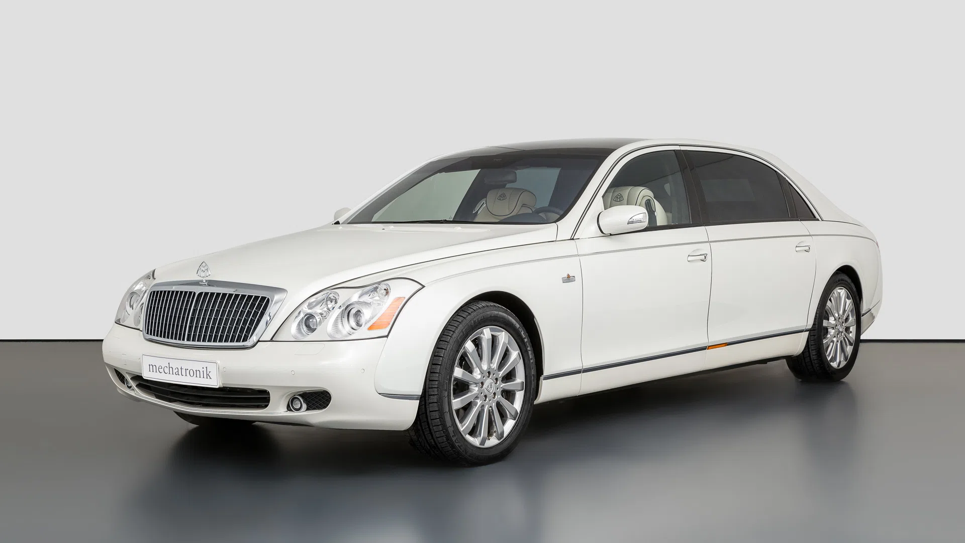 2009 Maybach 62S Landaulet for sale, exterior, 785U Antiguawhite