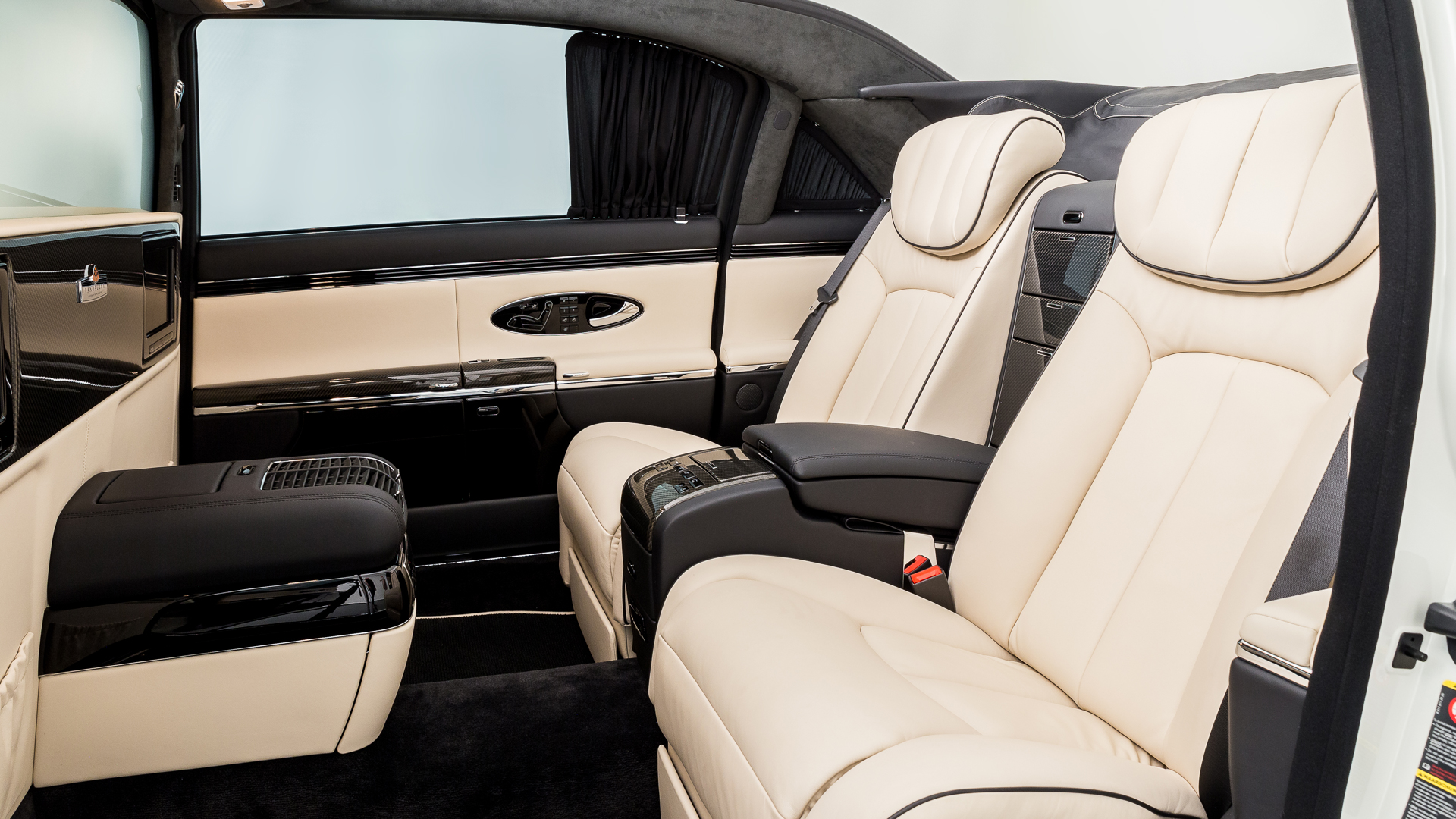 2009 MAYBACH 62S LANDAULET, 4/25