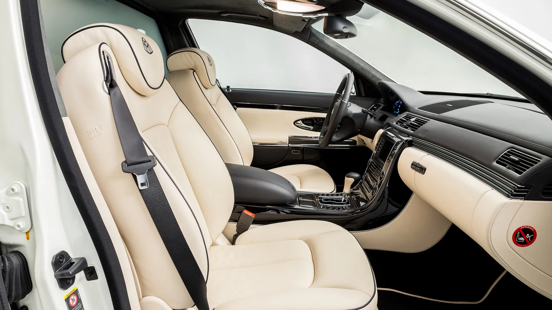 2009 Maybach 62S Landaulet interior, seats, 555A Leather exklusiv beige