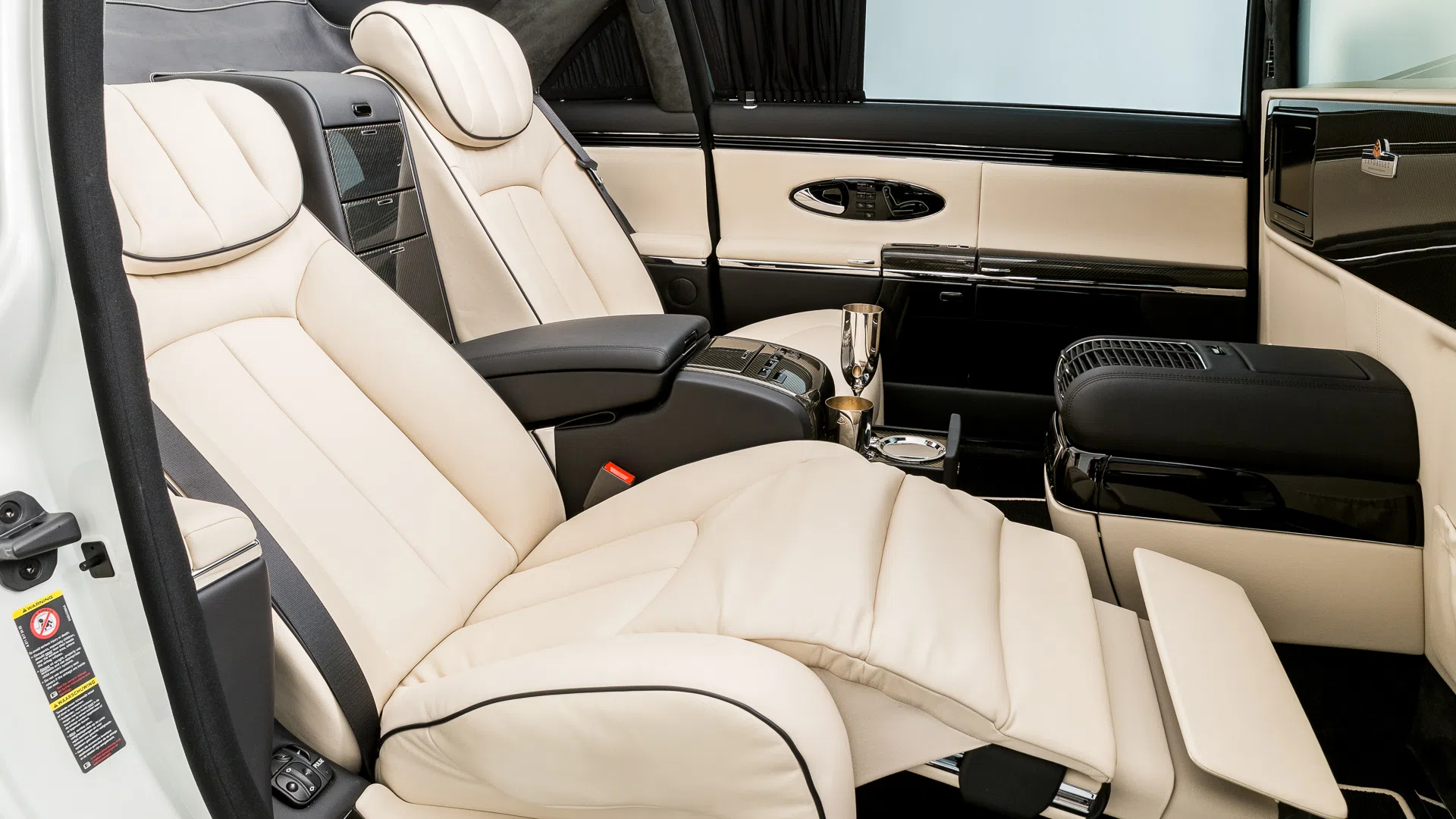 2009 Maybach 62S Landaulet interior, seats, 555A Leather exklusiv beige