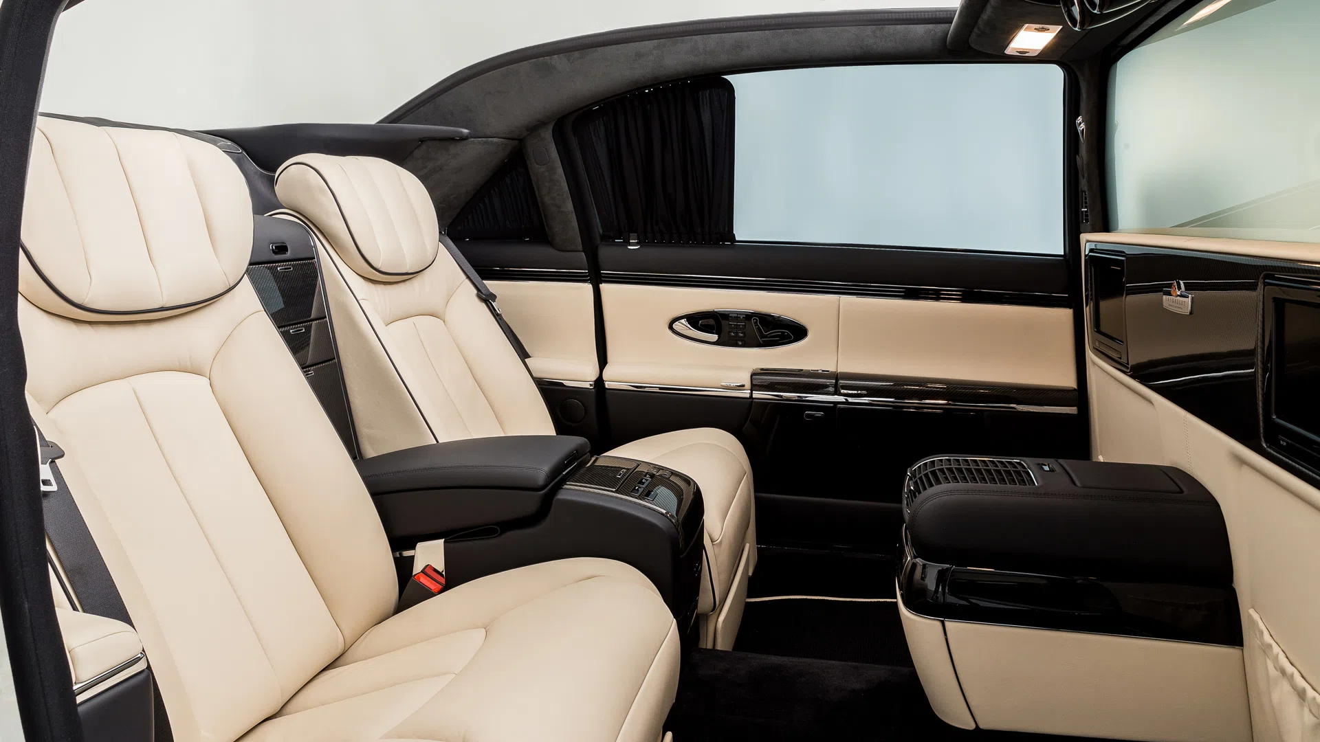 2009 Maybach 62S Landaulet interior, seats, 555A Leather exklusiv beige