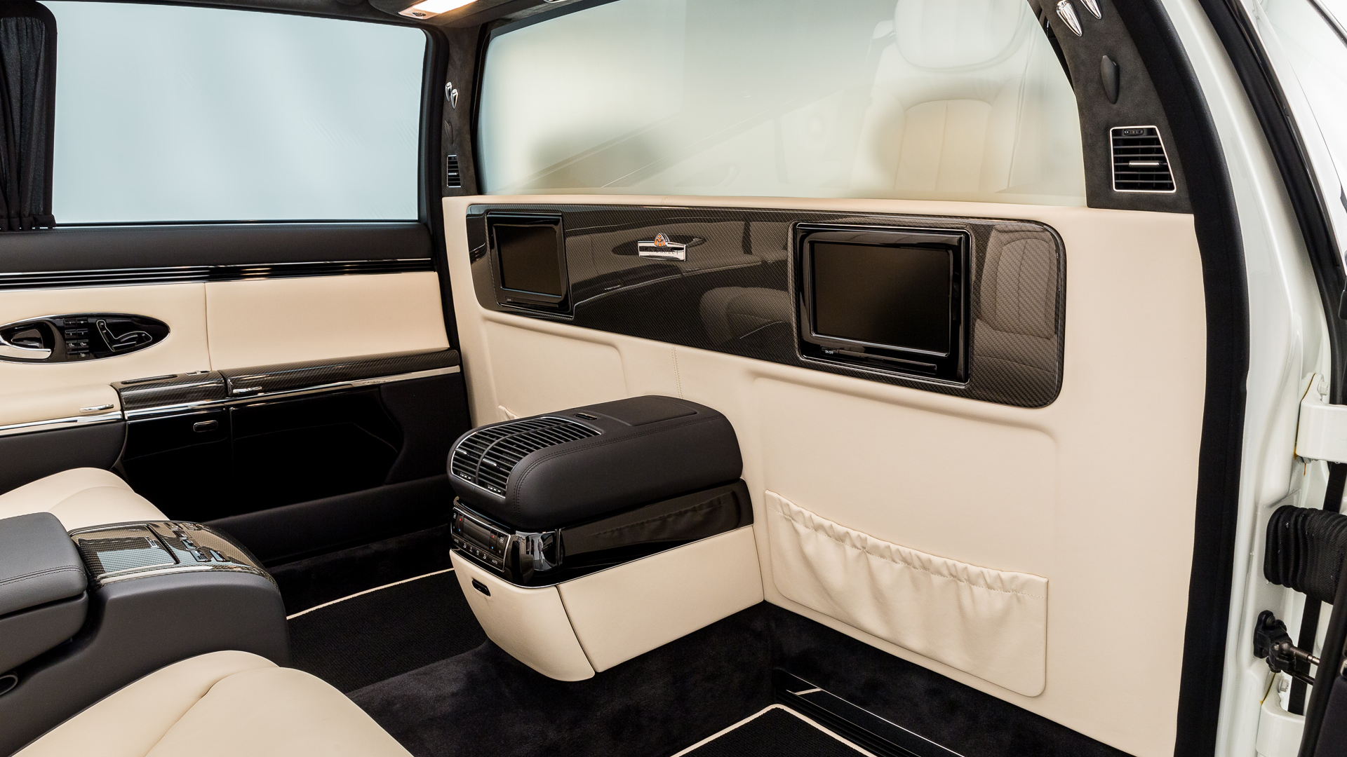 2009 MAYBACH 62S LANDAULET, 9/25