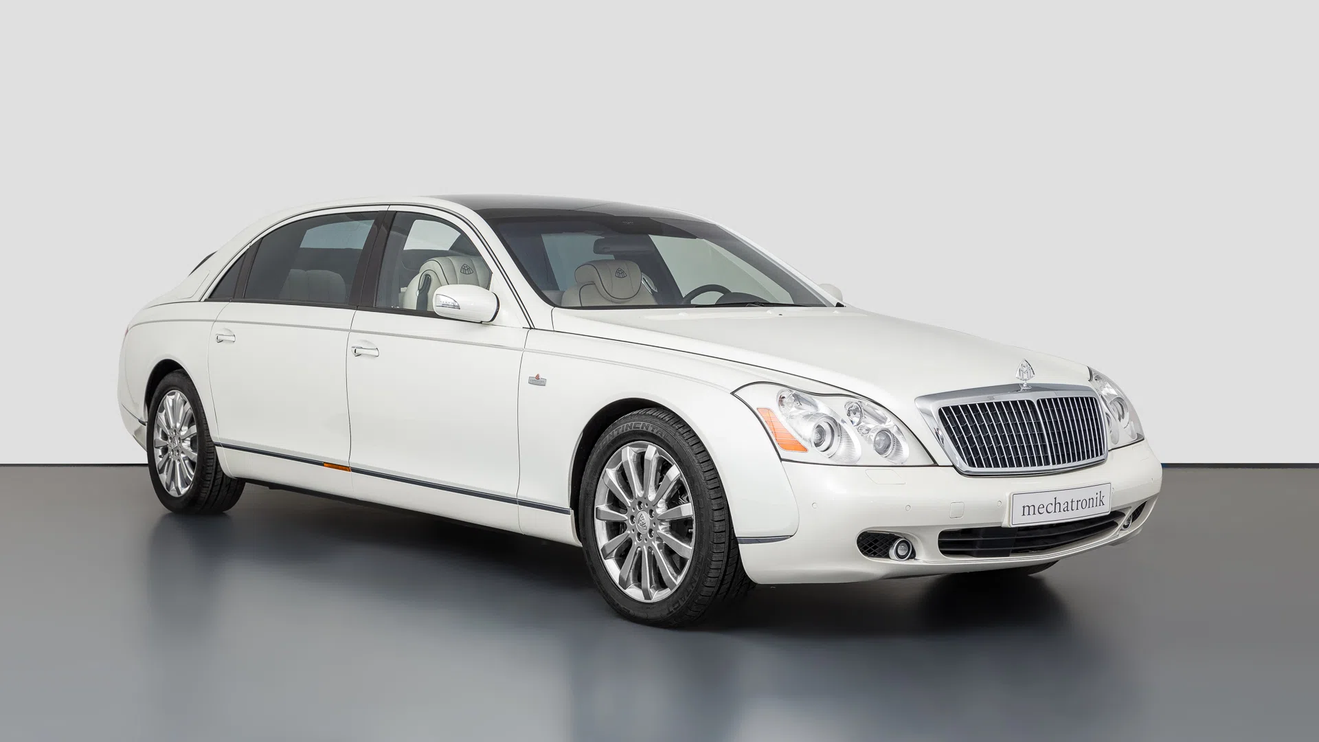 2009 Maybach 62S Landaulet for sale, exterior, 785U Antiguawhite