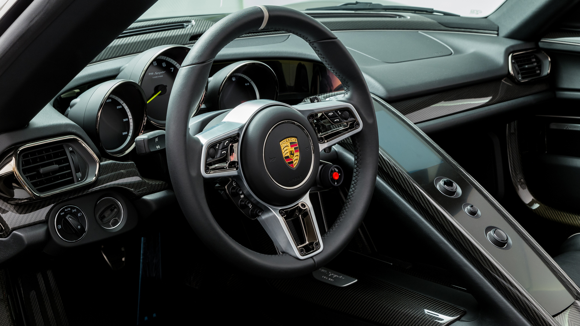 2015 PORSCHE 918 SPYDER, 8/16
