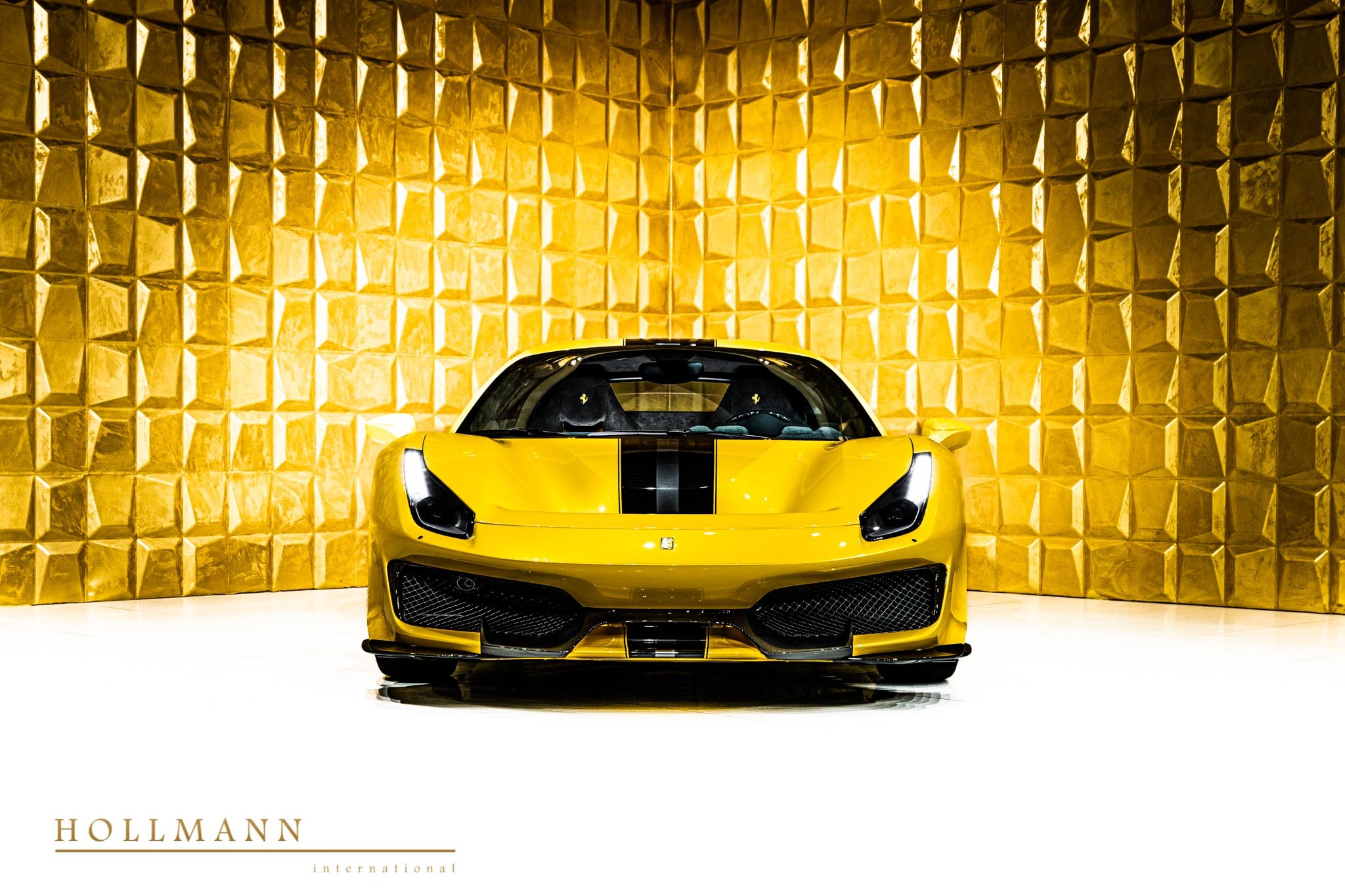 2019 Ferrari 488 Pista, 2/15