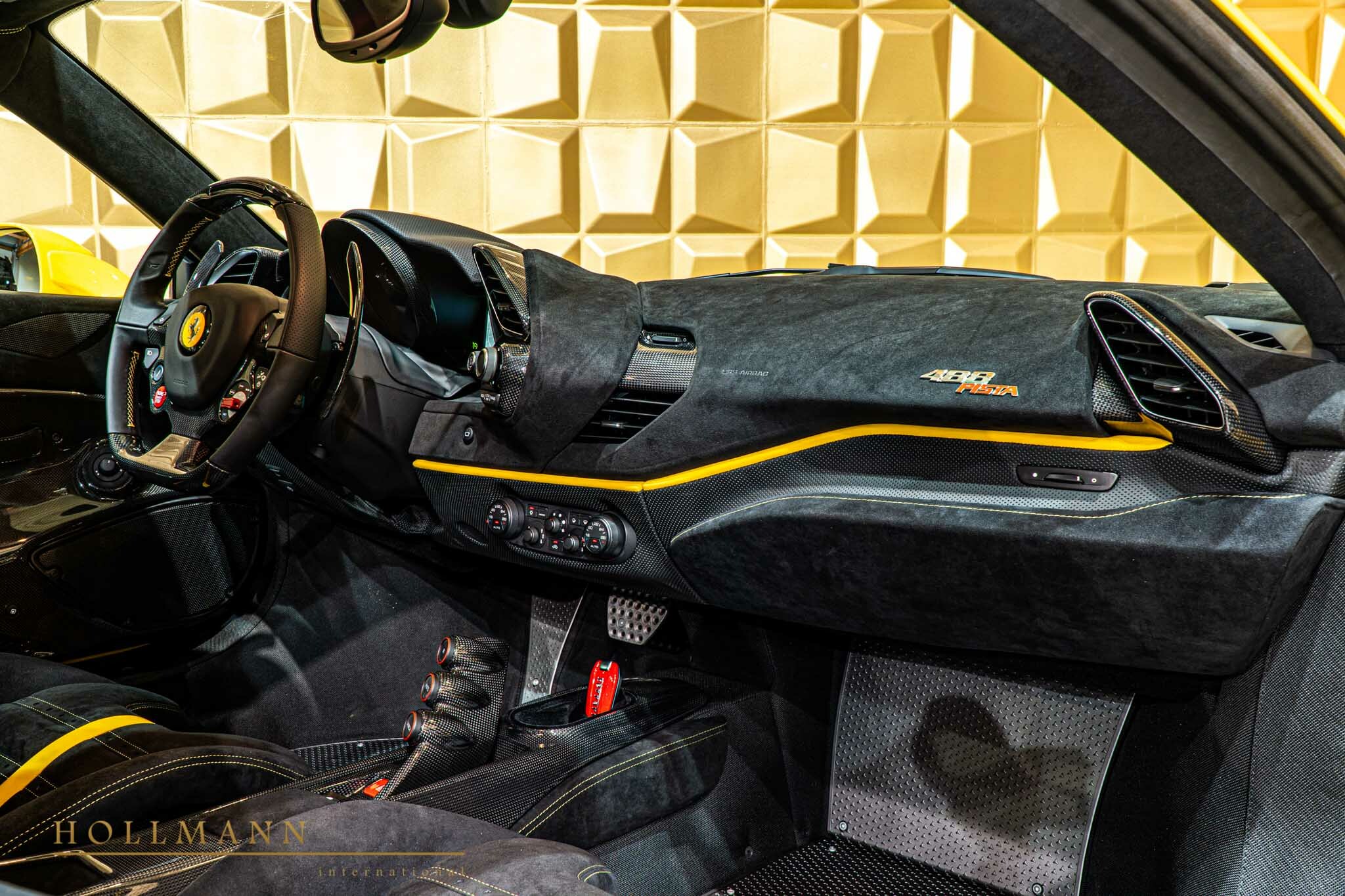 2019 Ferrari 488 Pista, 9/15