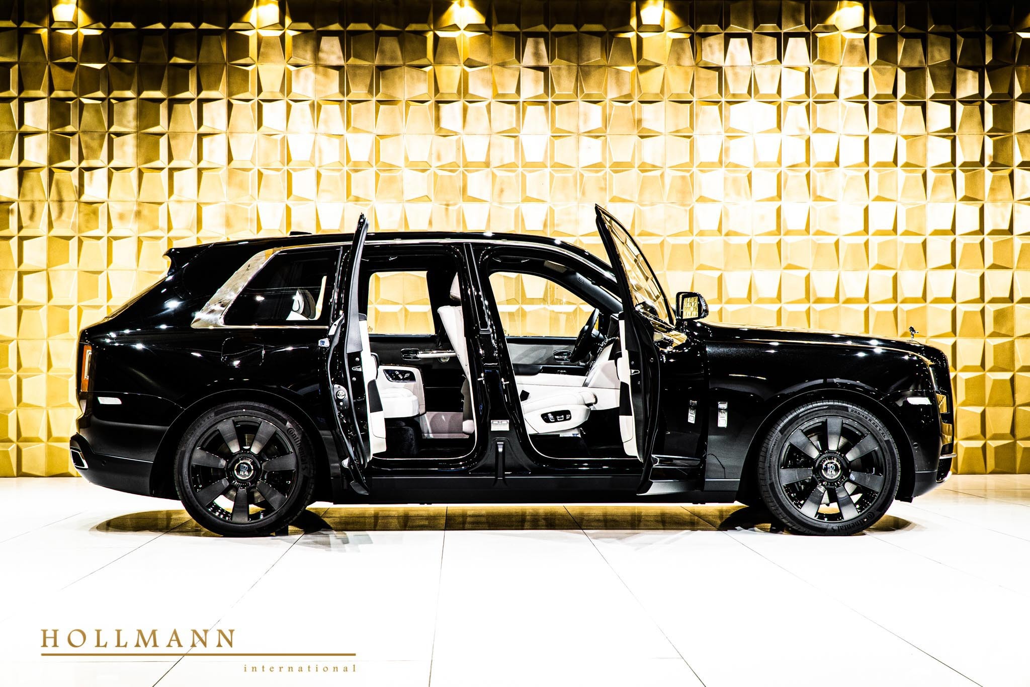 2023 Rolls-Royce Cullinan, 2/30