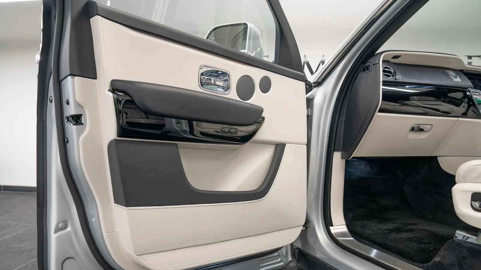 2019 Rolls-Royce Cullinan, 6/11
