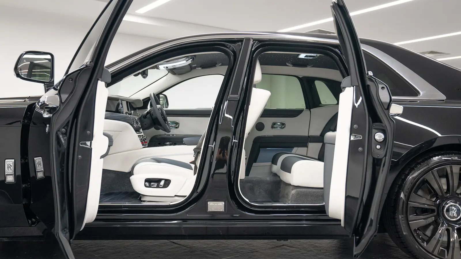 2022 Rolls-Royce Ghost, 8/12