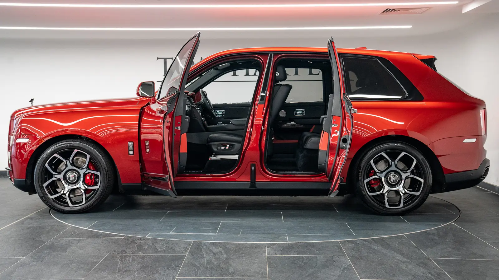 2021 Rolls-Royce Cullinan Black Badge, 3/12