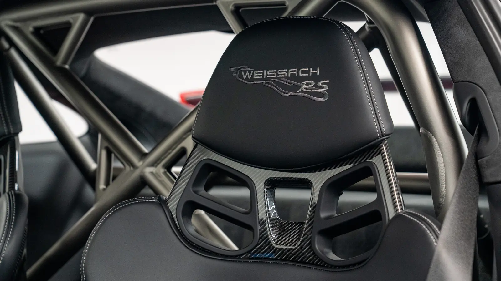 2018 Porsche 911 GT2 RS Weissach, 5/12