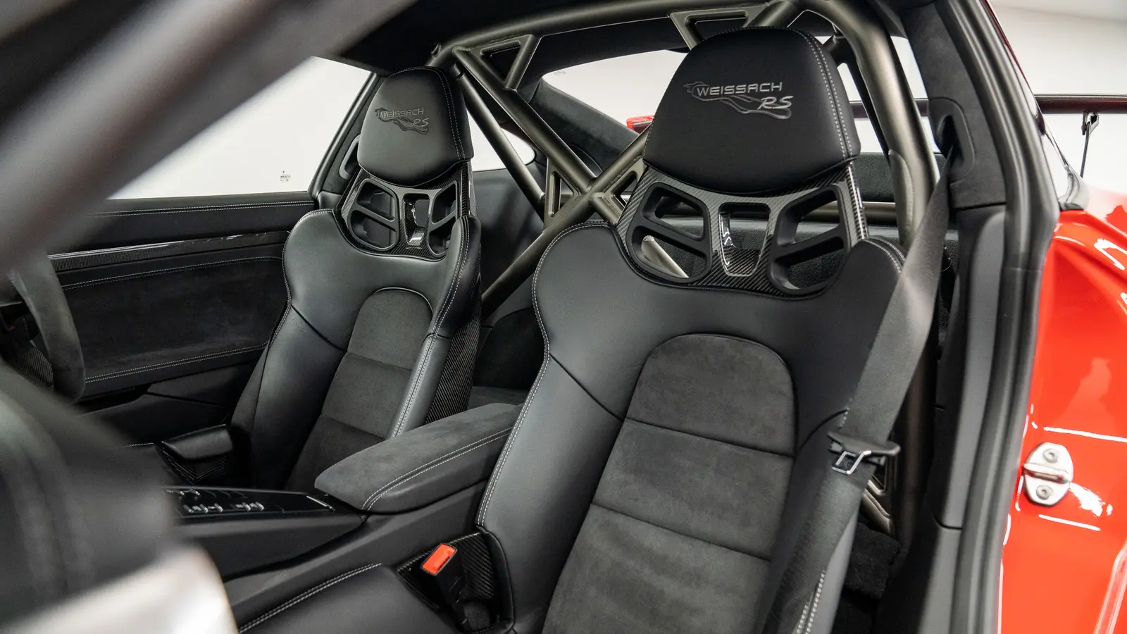 2018 Porsche 911 GT2 RS Weissach, 6/12