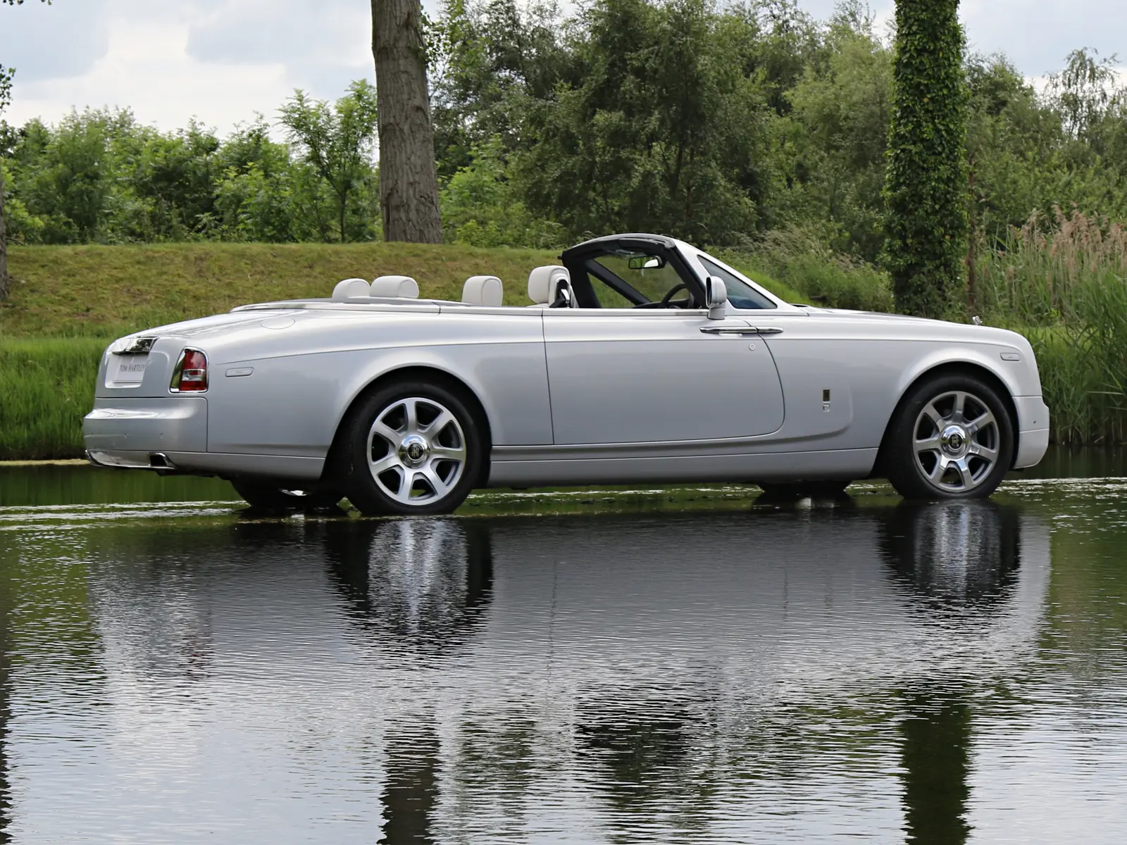 2016 Rolls-Royce Phantom Drophead Coupe, 14/17